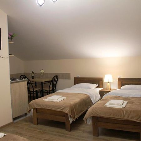 Nitsa Guest House Gori Esterno foto