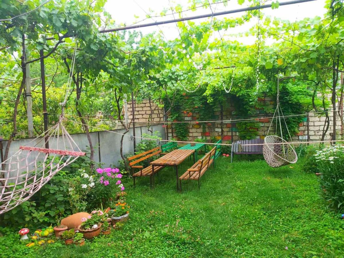 Nitsa Guest House Gori Esterno foto