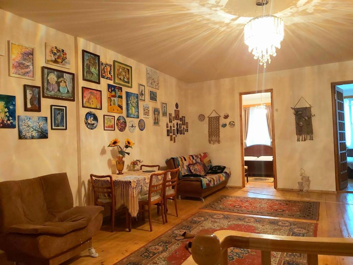 Nitsa Guest House Gori Esterno foto