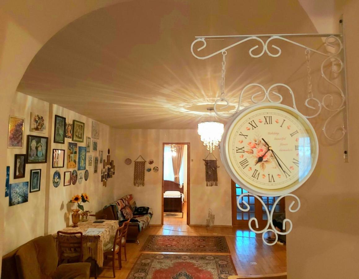 Nitsa Guest House Gori Esterno foto