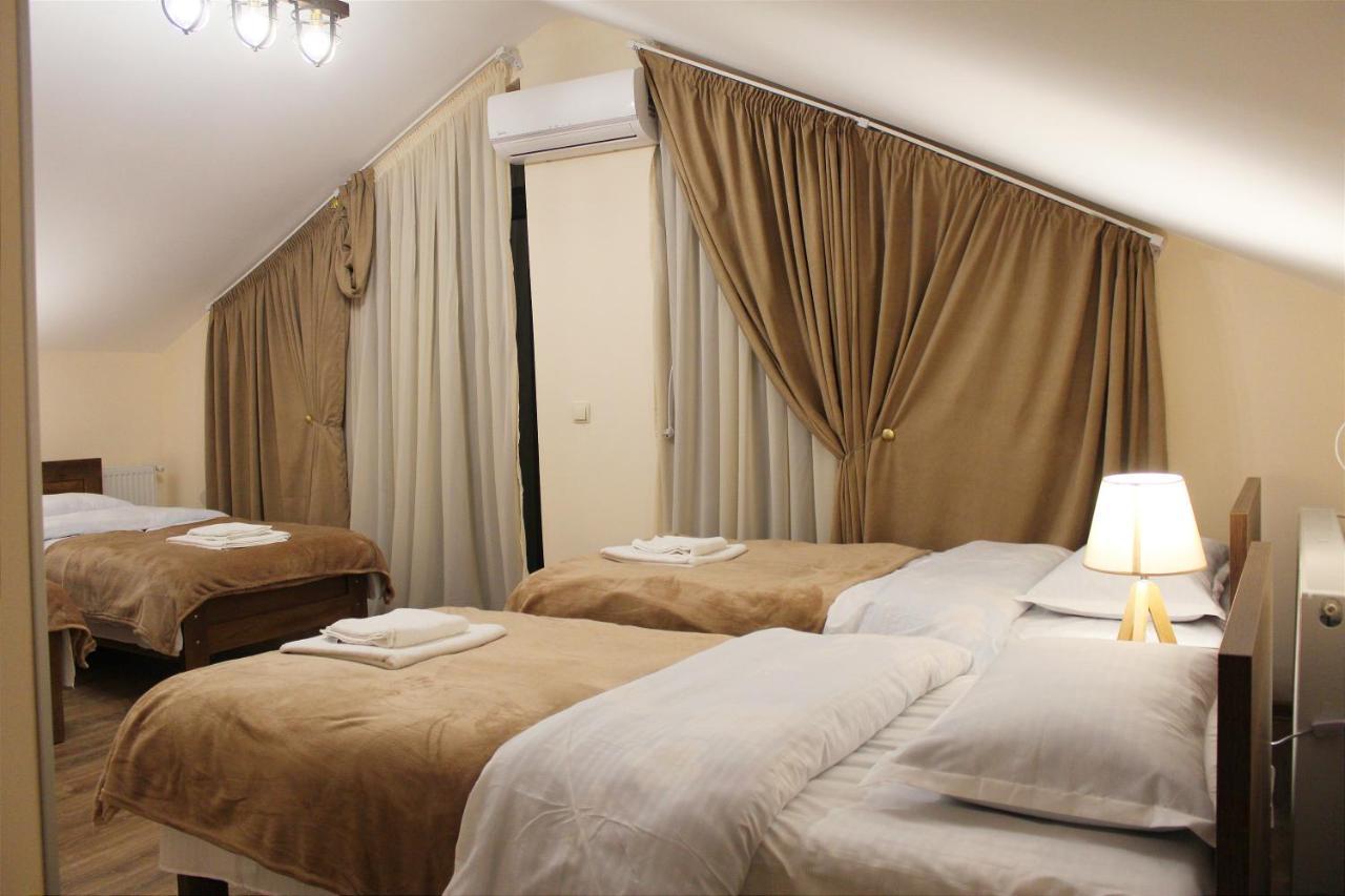 Nitsa Guest House Gori Esterno foto
