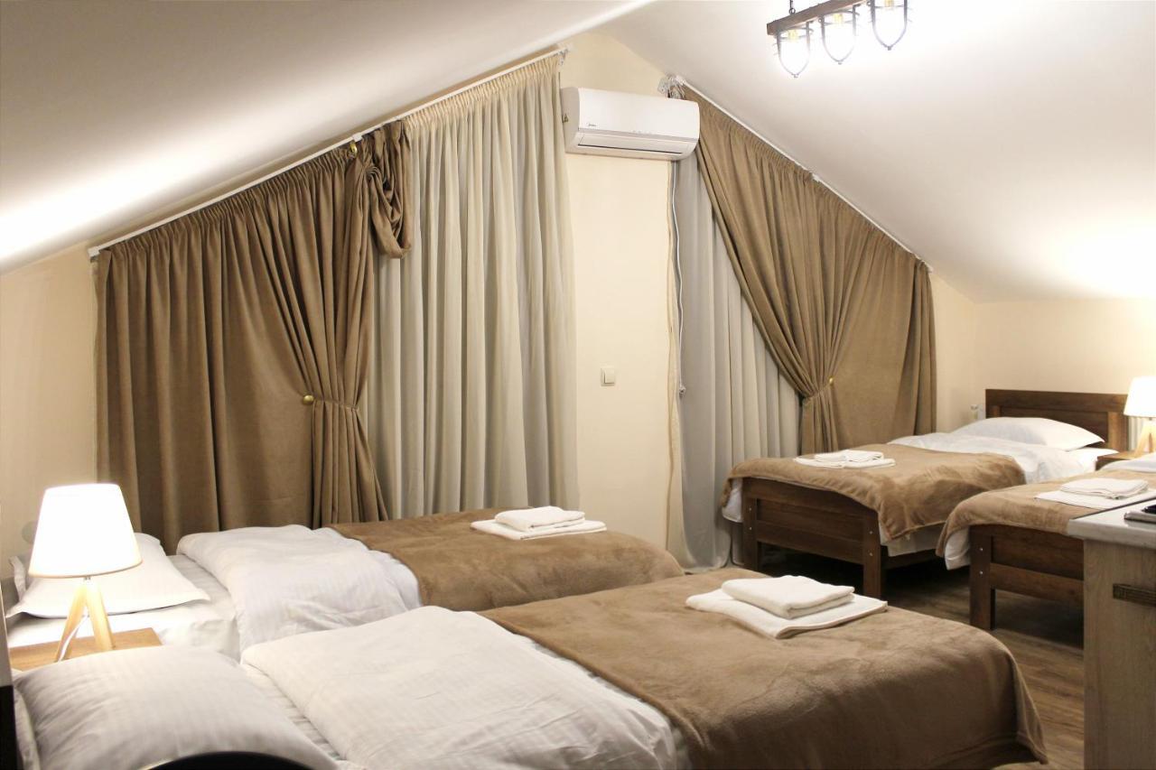 Nitsa Guest House Gori Esterno foto