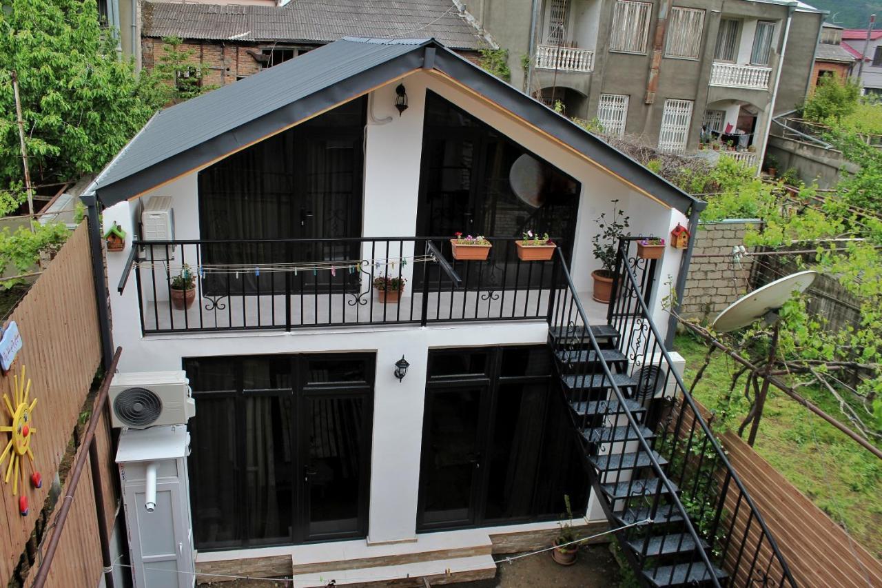 Nitsa Guest House Gori Esterno foto