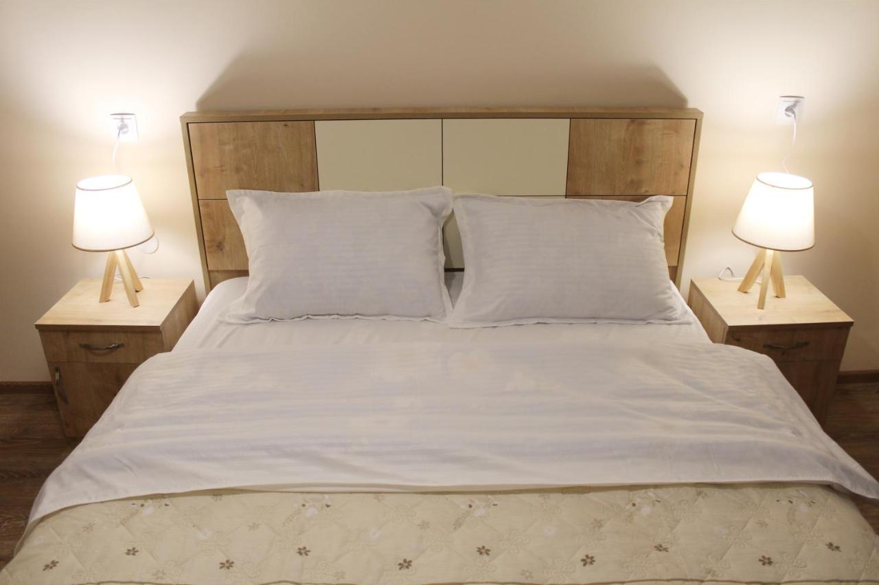 Nitsa Guest House Gori Esterno foto