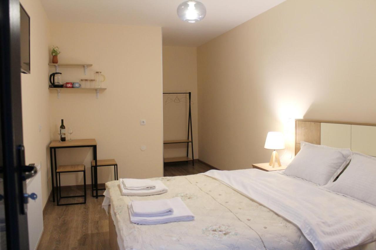 Nitsa Guest House Gori Esterno foto