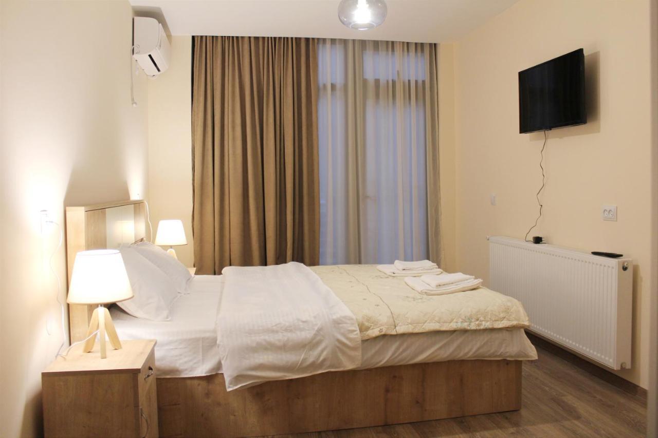 Nitsa Guest House Gori Esterno foto