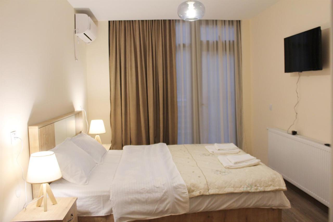 Nitsa Guest House Gori Esterno foto