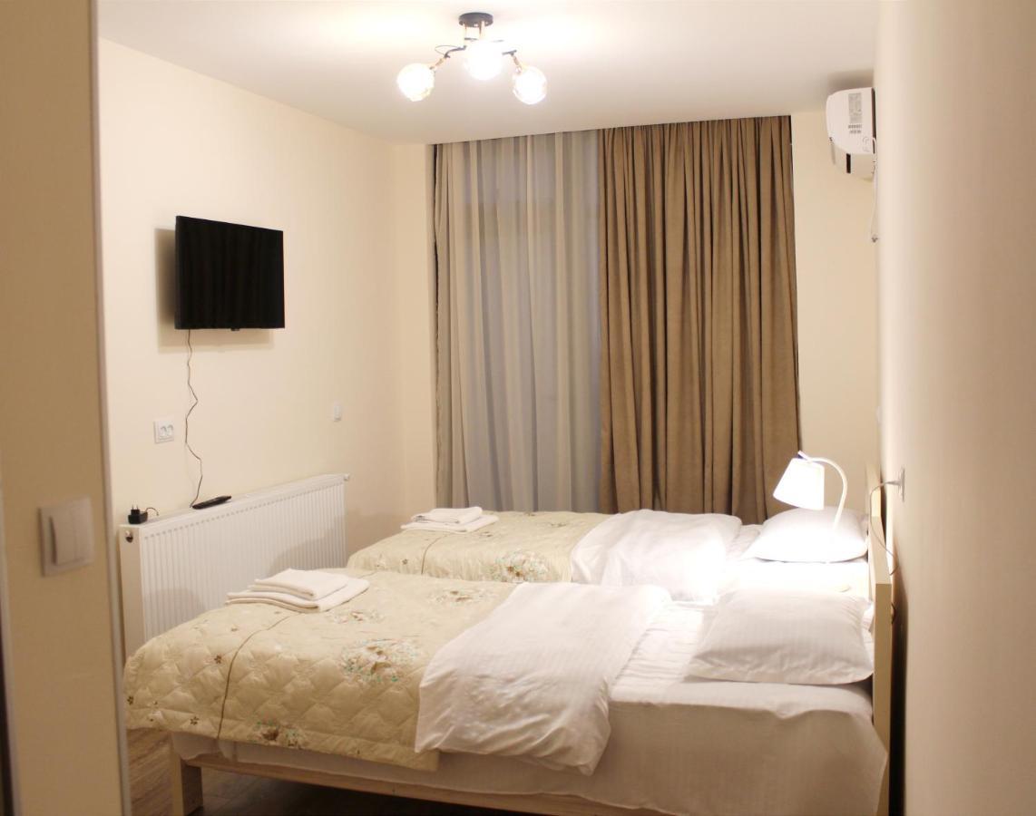 Nitsa Guest House Gori Esterno foto
