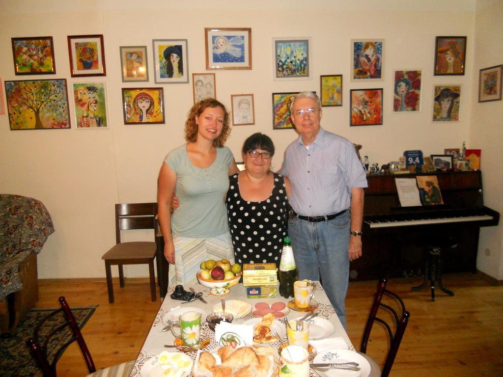 Nitsa Guest House Gori Esterno foto
