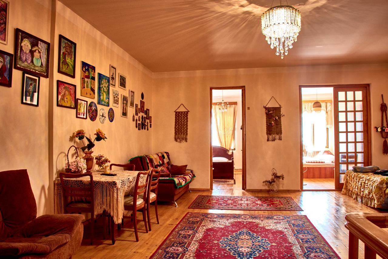 Nitsa Guest House Gori Esterno foto